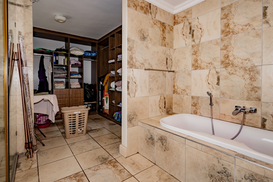 4 Bedroom Property for Sale in Zevenwacht Country Estate Western Cape